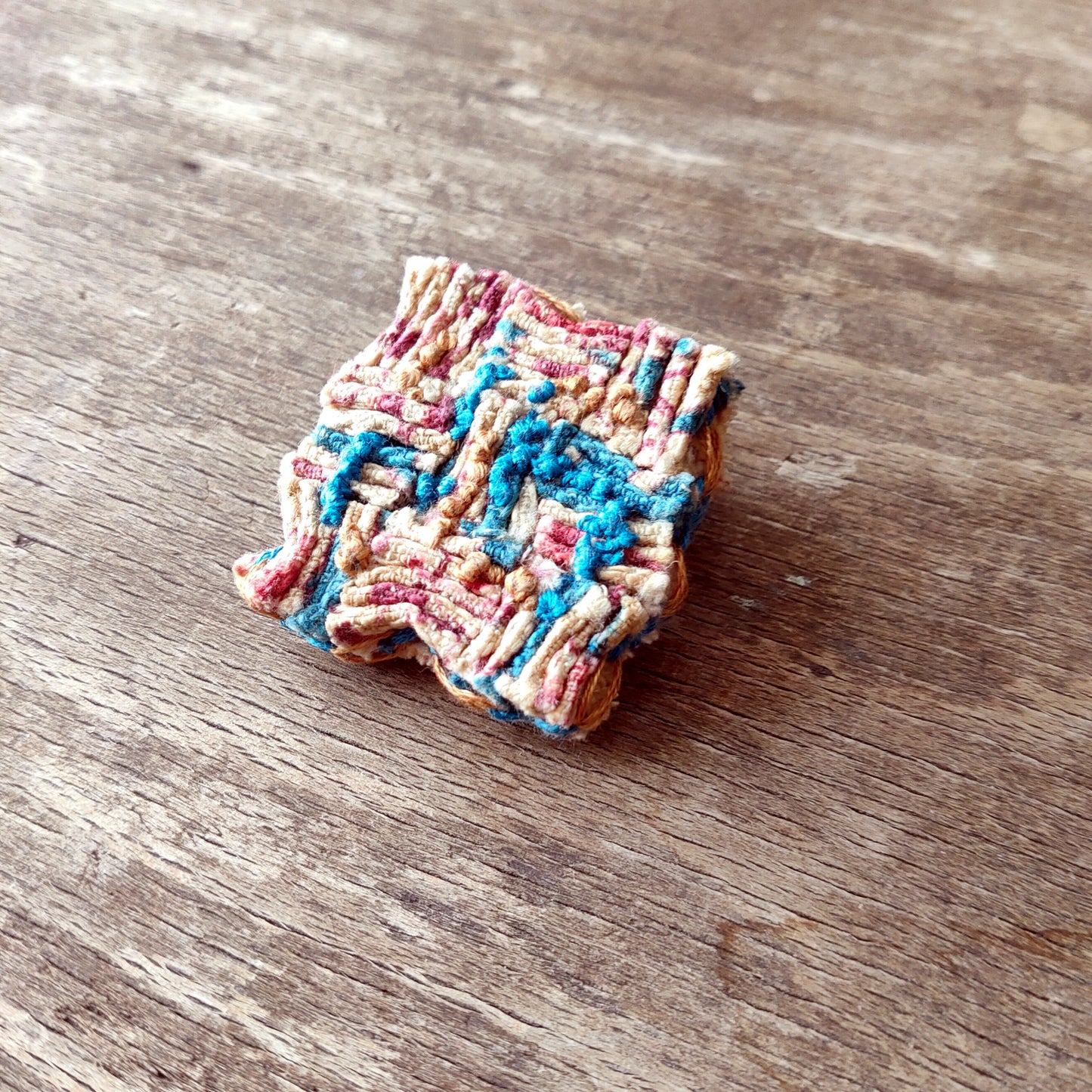 Broche en tissu plif carrbtbt