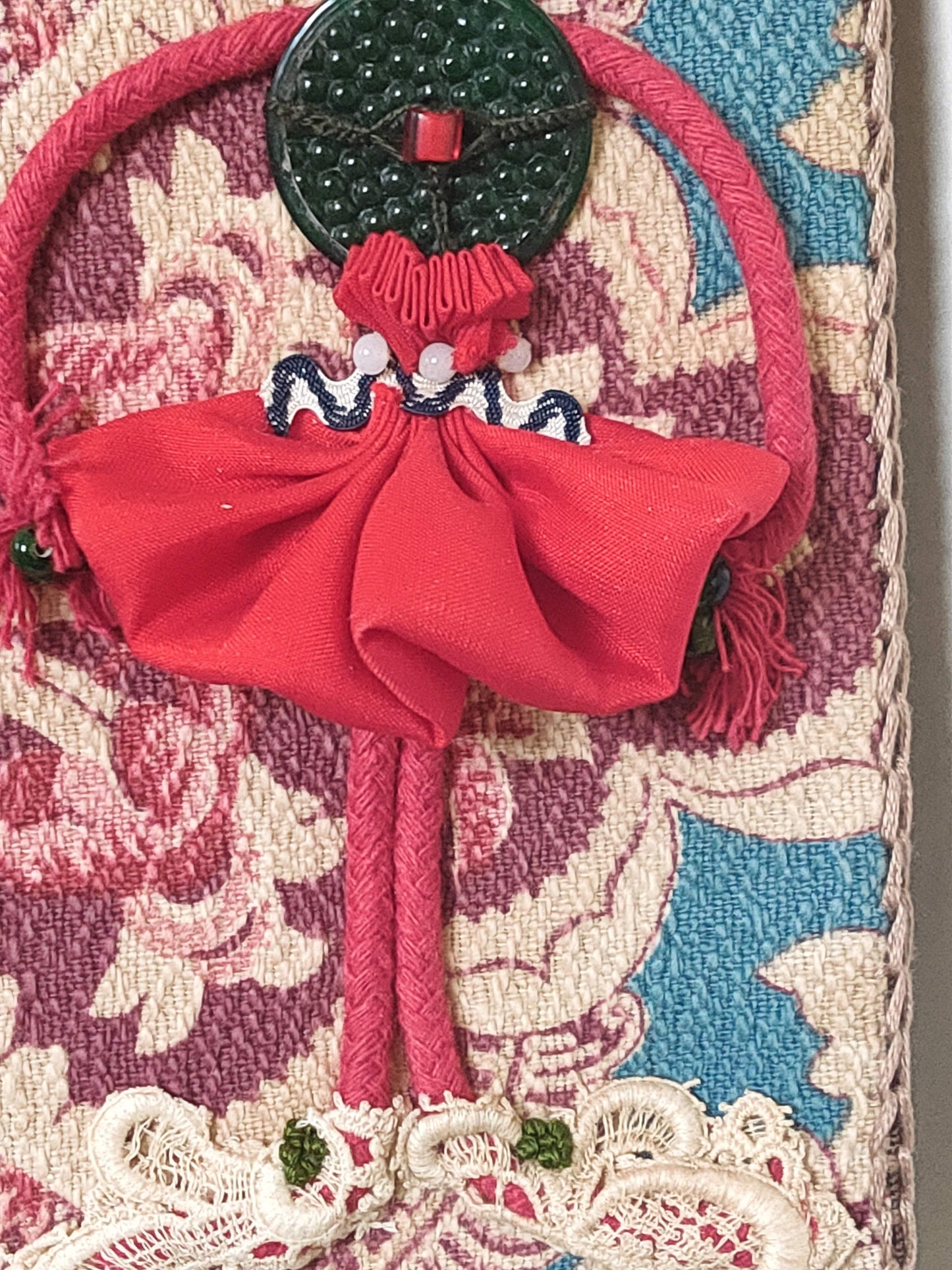 tableau une fille rouge