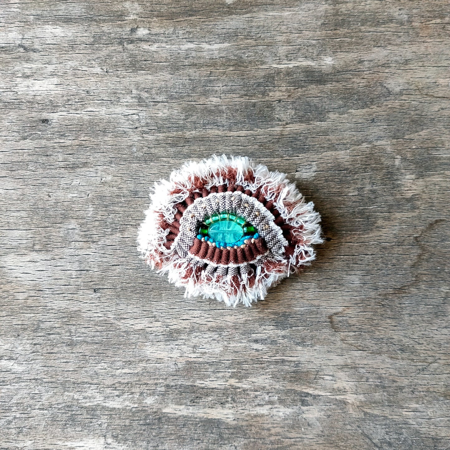 Broche en tissu plif chrebey