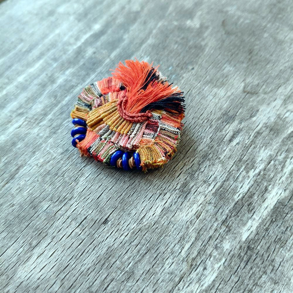 Broche en tissu plif msnrond