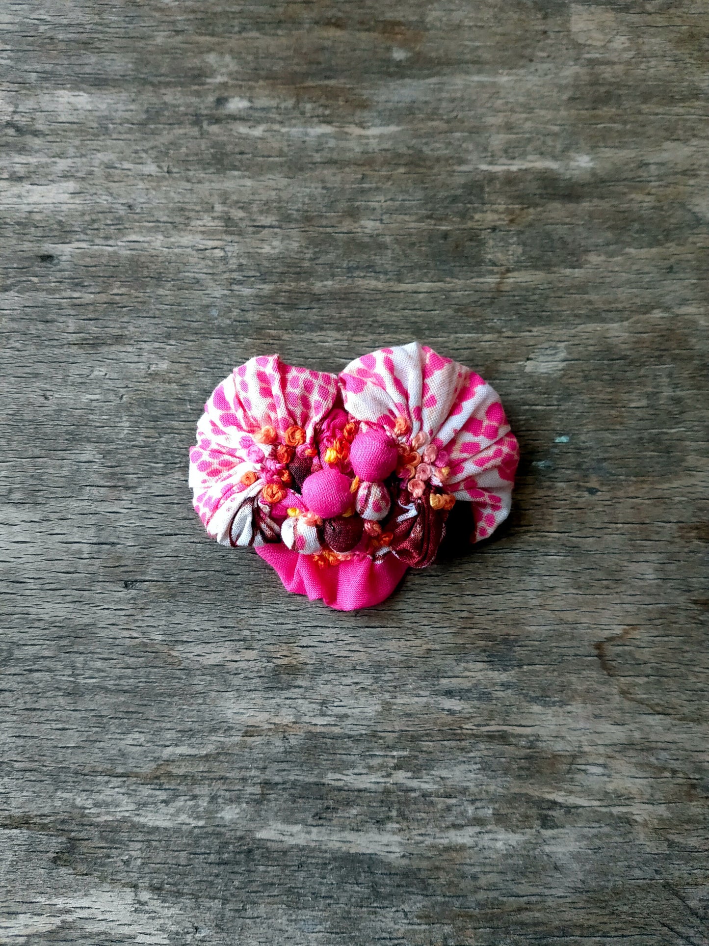 Broche en tissu plif pppff