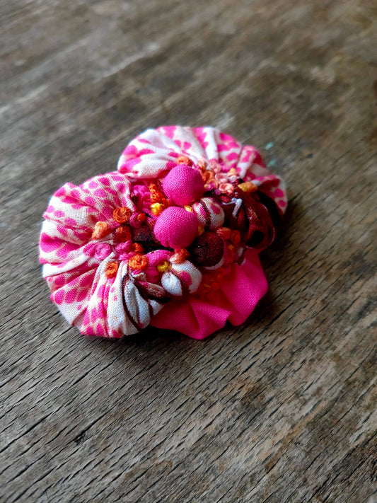 Broche en tissu plif pppff